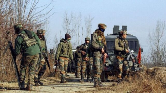 804490-796152-pulwama-encounter-dec-15-encounter-pti-1564211643-696x391-1