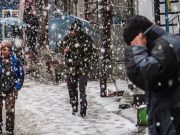 Fresh snowfall in Kashmir, flights at Srinagar airport affected