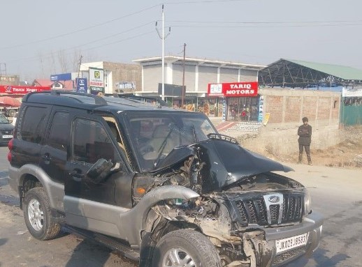 Narrow escape for PDP chief Mehbooba Mufti as her car meets with accident in J&K’s Anantnag