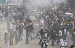 Farmers protest march: Delhi Police orders 30,000 tear gas shells