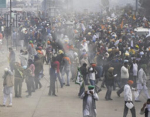 Farmers protest march: Delhi Police orders 30,000 tear gas shells