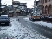 Season’s first snowfall in Srinagar